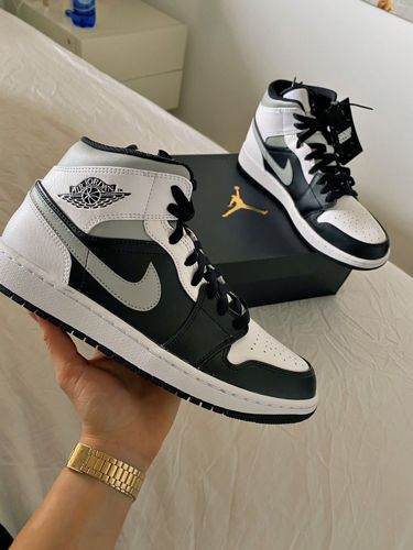 Jordan 1 Mid White Shadow
